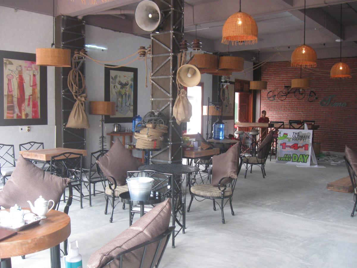 Phong Nha Gecko Hostel Dong Hoi Esterno foto
